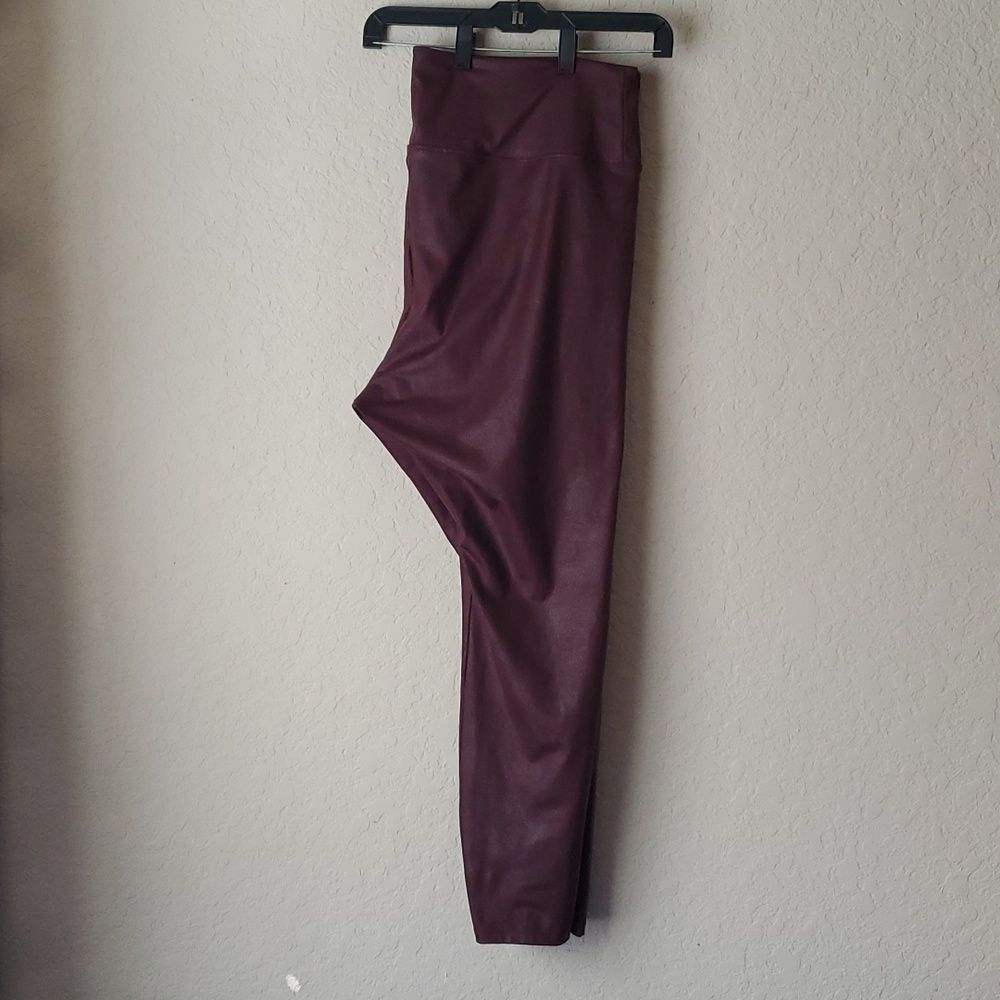 Simply Vera Vera Wang Faux Leather Leggings 2X 3X Maroon High Rise Plus - Picture 6 of 8